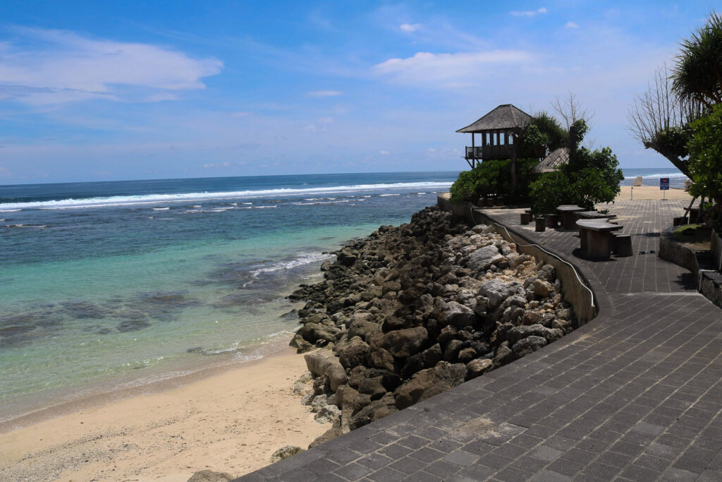 uluwatu white sand beach