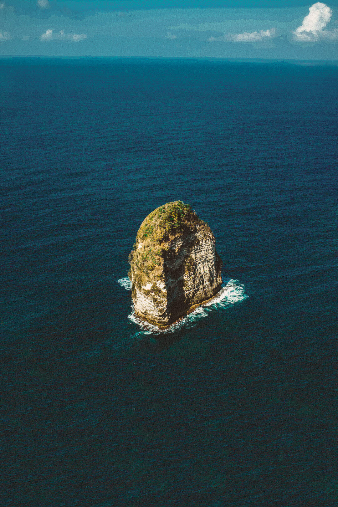Paluang cliff viewpoint in nusa penida bali
