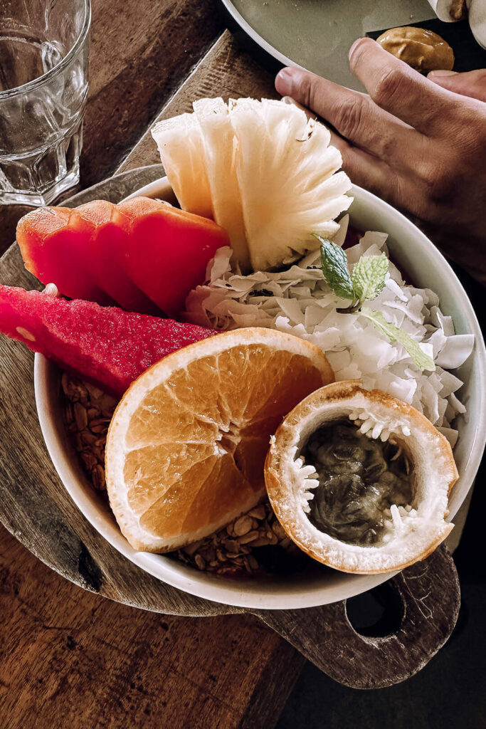 a smoothie bowl in cafe in canggu